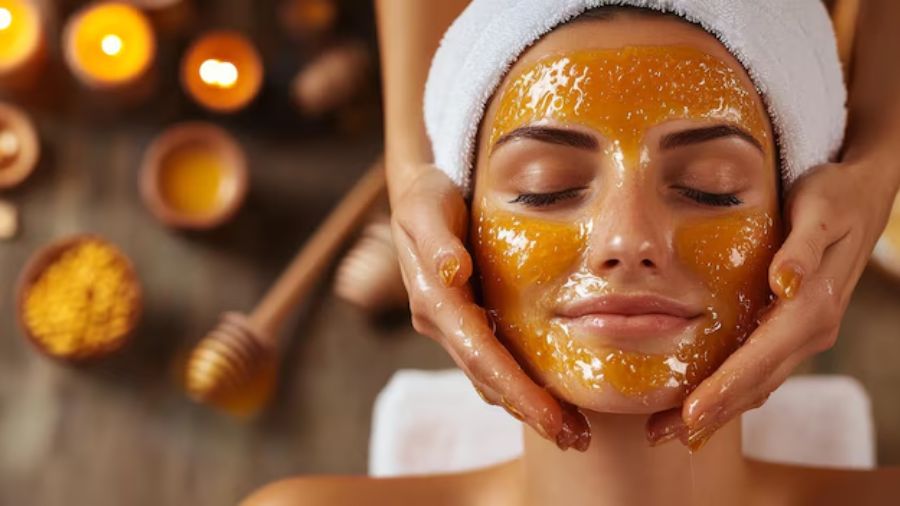 نحوه استفاده از ماسک صورت با موم عسل